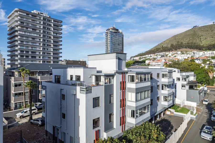 1 Bedroom Property for Sale in Sea Point Western Cape